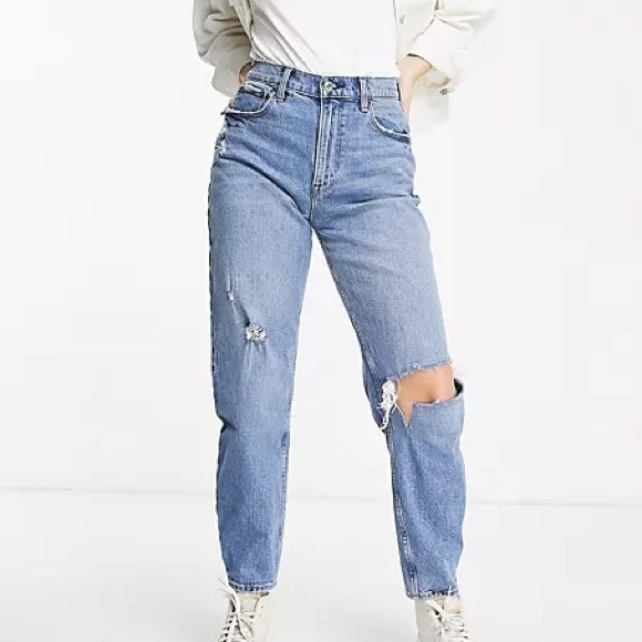 Abercrombie Curve Love 80’s Mom High Rise Jean Size 25 (0R) - Picture 1 of 6